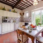 Villa In Tuscany With Infinity Pool Villa *