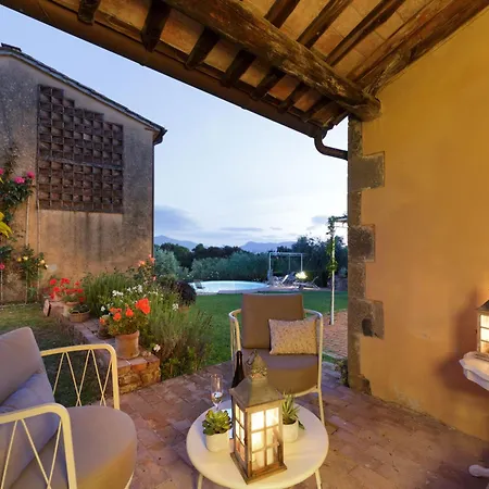In Tuscany With Infinity Pool Capannori