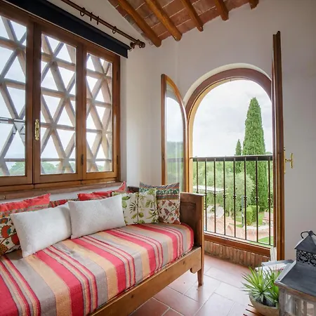 In Tuscany With Infinity Pool Villa