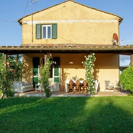 Villa In Tuscany With Infinity Pool