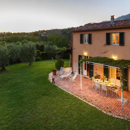 In Tuscany With Infinity Pool *